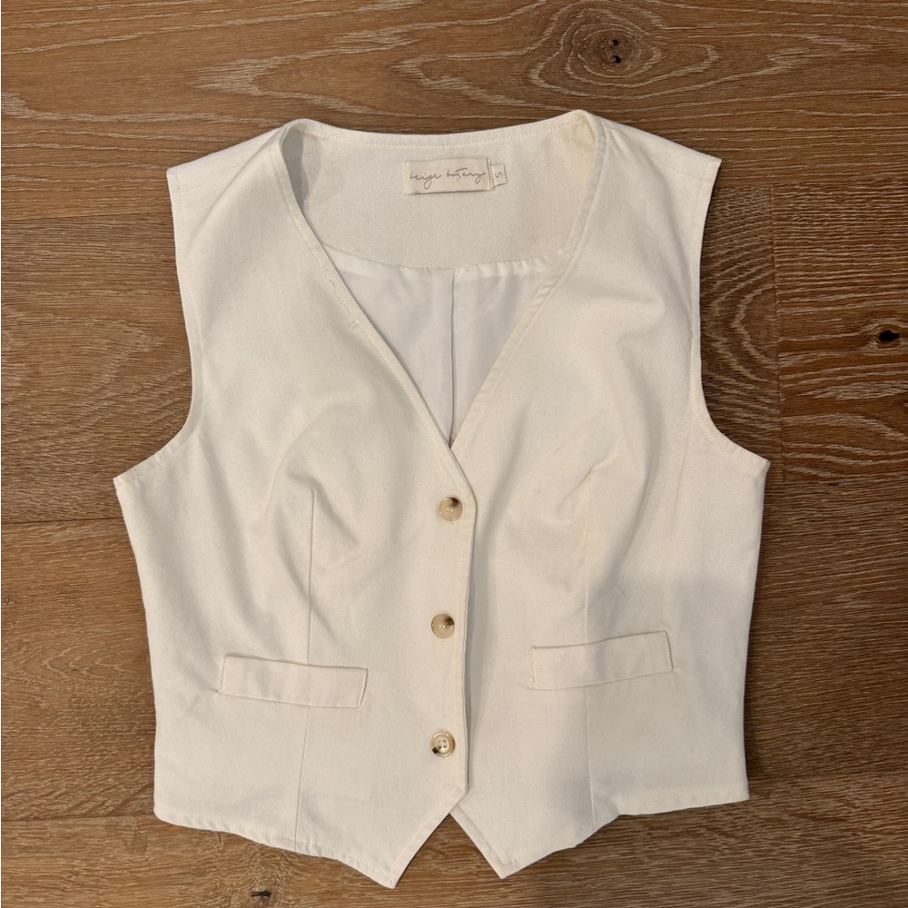 Beige/White Button-Up Vest